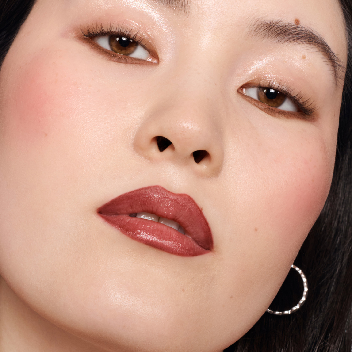 LIP LINE ENHANCING HYDRATING LONGWEAR (LÁPIZ DELINEADOR DE LABIOS CON EFECTO HIDRATANTE)